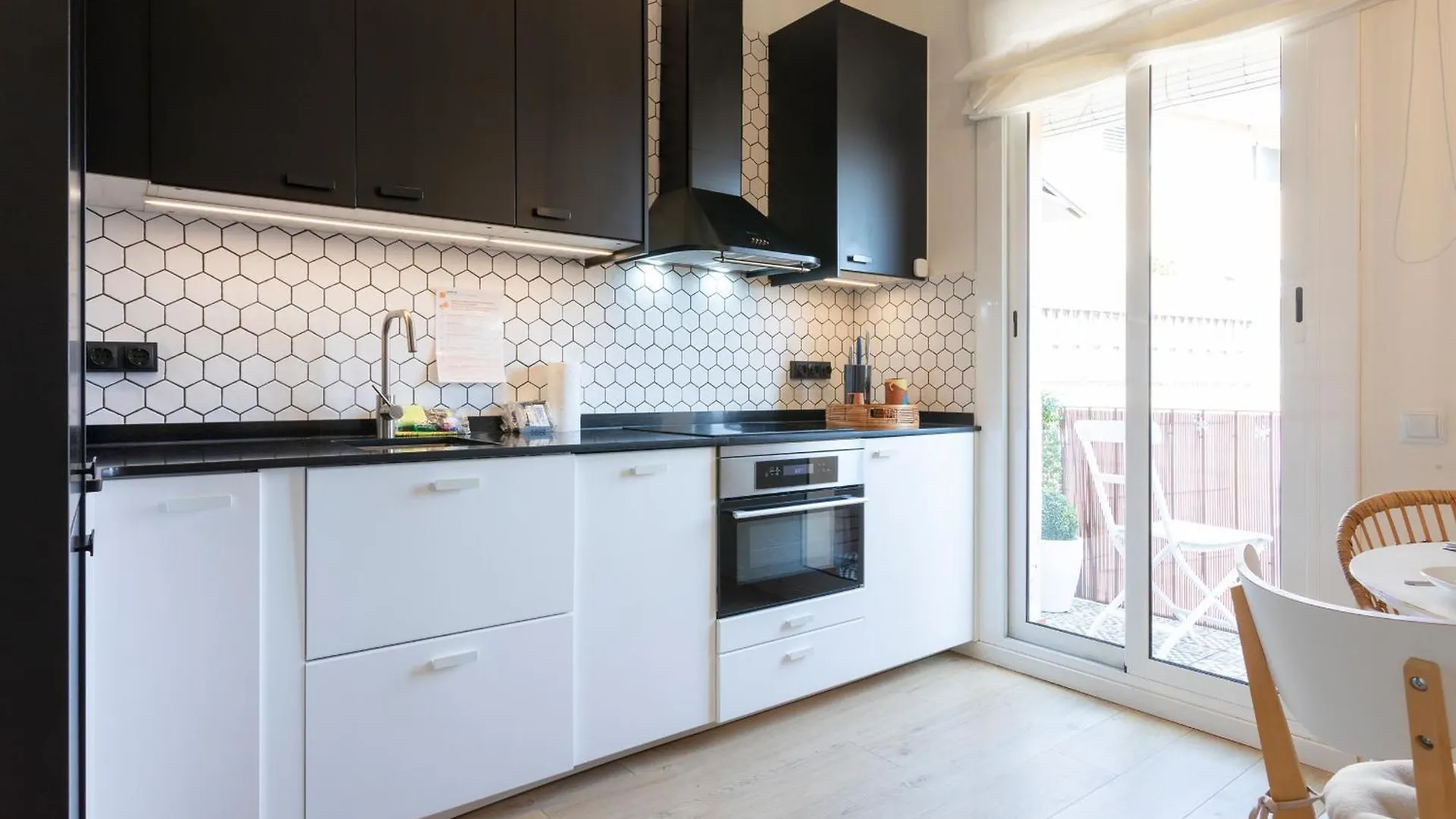 63Mal1030 - Beautiful Apartment Near The Sagrada Barcelona Spanien